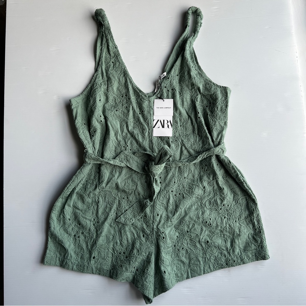 Zara emboidered Eyelet Romper/Jumpsuit Size S green belt 4786 259 500